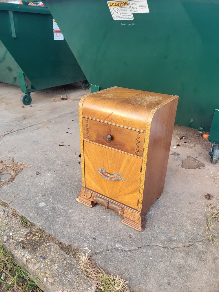 CURB ALERT End Table FREE