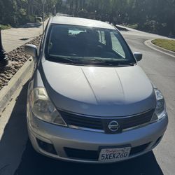 2007 Nissan Versa Hatchback SL 