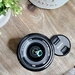 Sony - FE 28-70mm f/3.5-5.6 