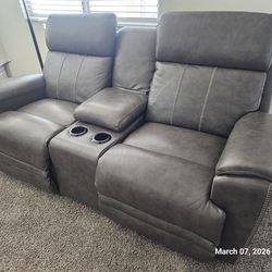 Leather layzboy loveseat