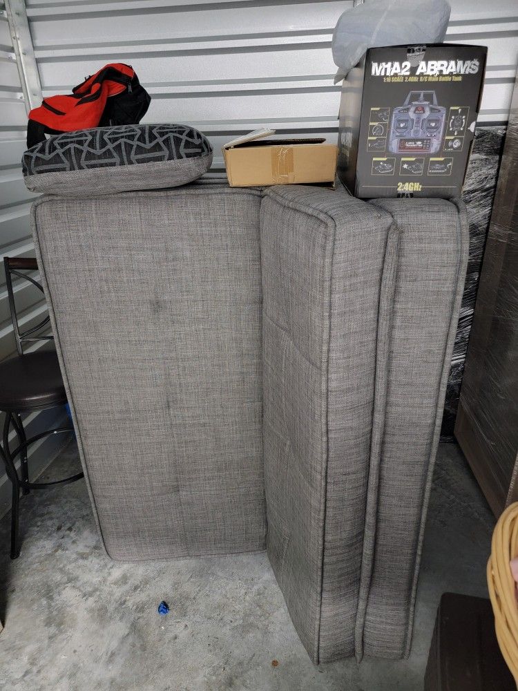 SOFA/ SLEEPER EXCELLENT CONDITION