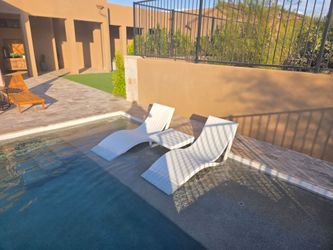 Pool Chaise Lounge Chairs