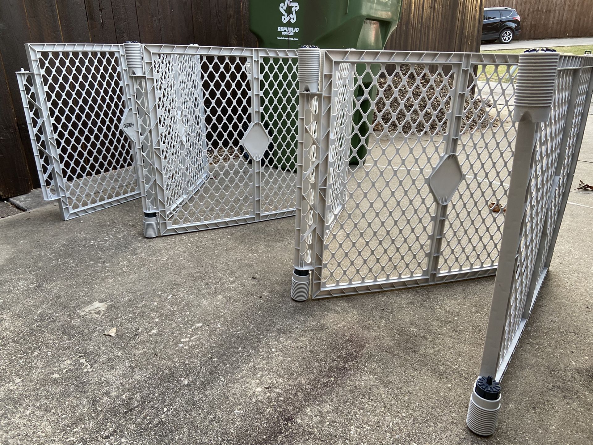 Plastic white playpen for dog