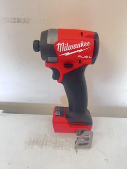 Milwaukee m18 fuel 1/4 impact drive 