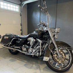 2005 Harley Davidson Road King – Loaded & Ready to Ride!