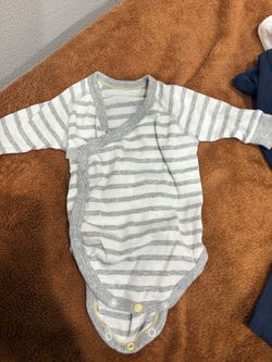 Uniqlo 0-3 baby clothes