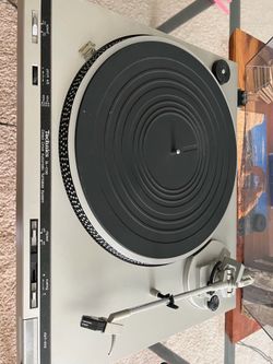Vintage Technics SL-D30 Record Player