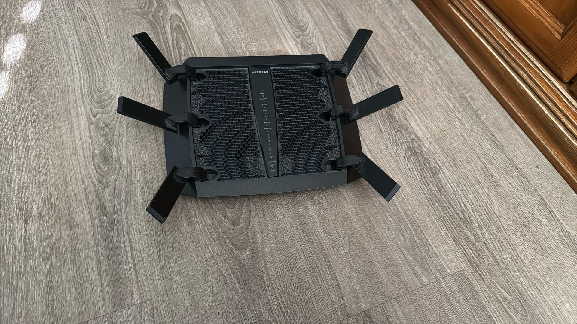 Netgear Nighthawk X65 – Excellent Condition