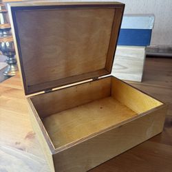 Vintage Wood Box. 