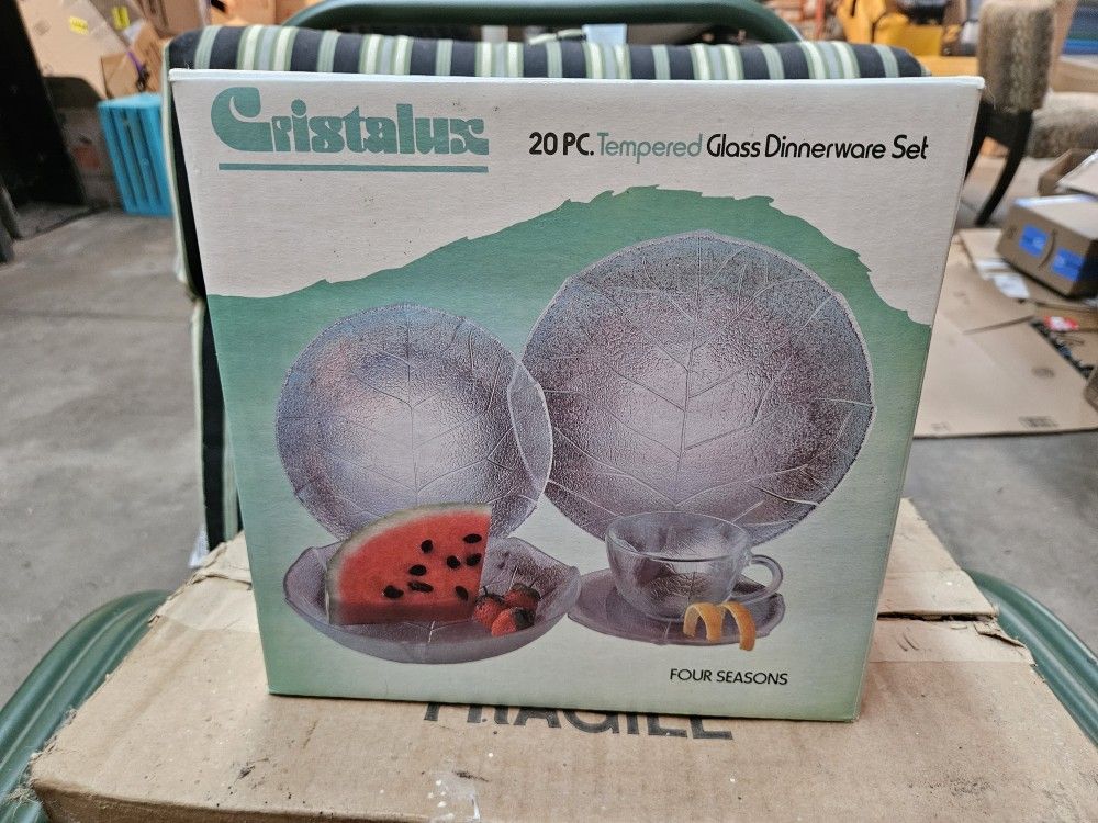 Cristalux 20 Piece Tempered Glass Dinnerware Set