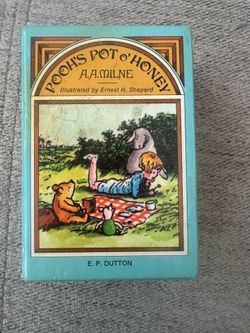 1968 Pooh’s Pot O’ Honey 4 Mini Book Box Set By A.A. Milne Used Vintage