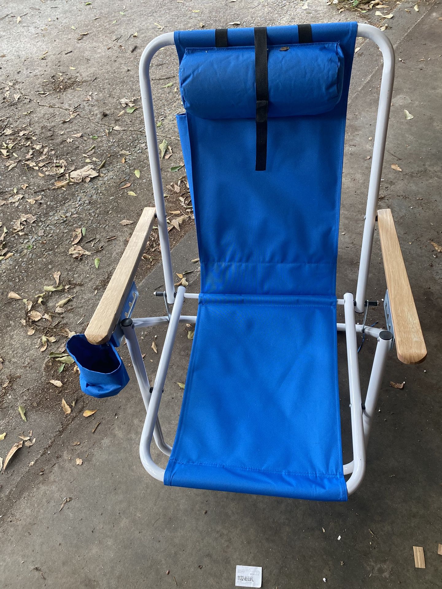 Beach Chairs (4) With Cup Holder