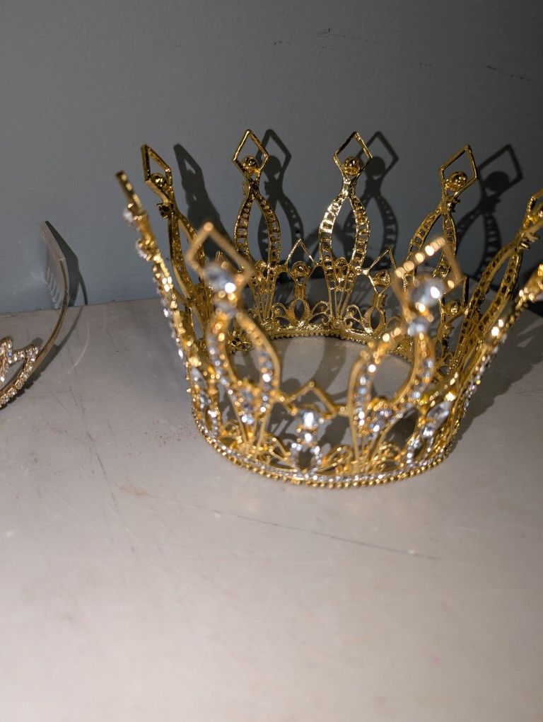 Crown And Tierra