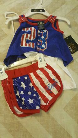 Baby girl outfit. Just in time for the fourth of July. Can meet today if interested