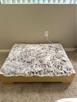NEW Elevated Wood Dog Bed Frame Mat Set
