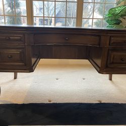 Beautiful Walter E. Smith executive office desk crafted from solid wood with classic detailing. This is a substantial, high-quality piece with elegant