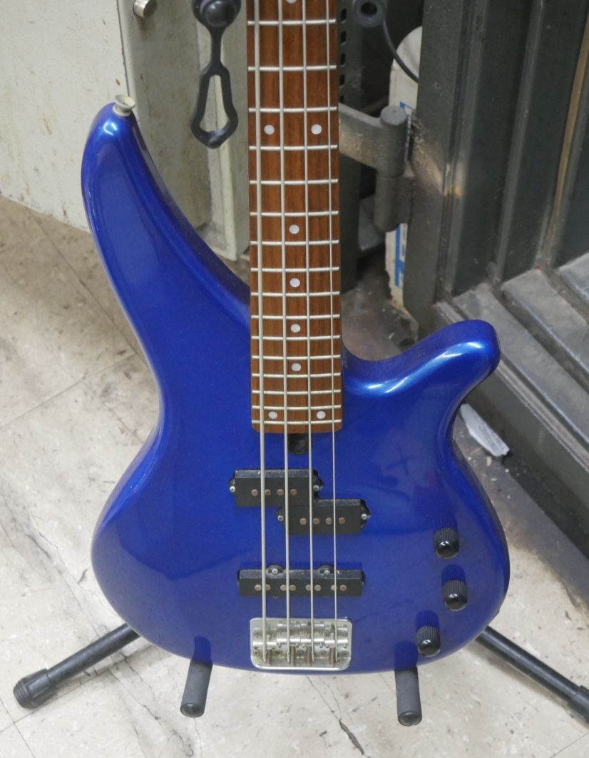 YAMAHA 4 STRING BASS GUITAR BLUE RBX170 PRE OWNED 880399-1