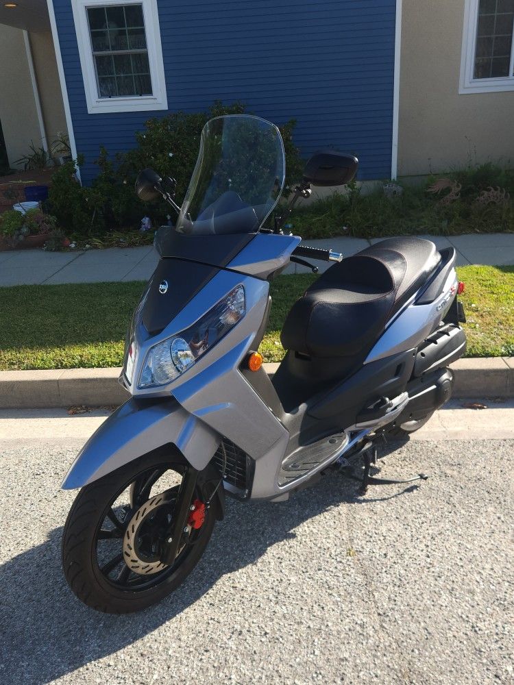 2023 SYM Citycom S 300i Scooter-Moped Motorcycle 😃 - $3,000

