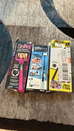 Lot of 3 Selfie Sticks in Box