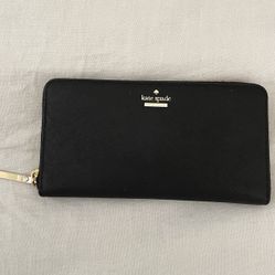 Kate Spade Wallet (Good Condition)
