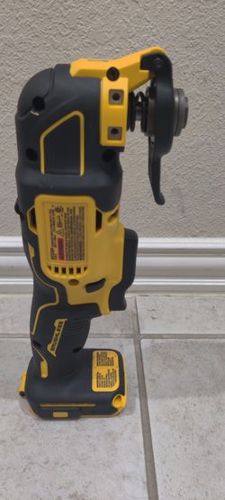 DeWalt NO BATTERY 20V Atomic Max Cordless Brushless Oscillating Multi Tool - New