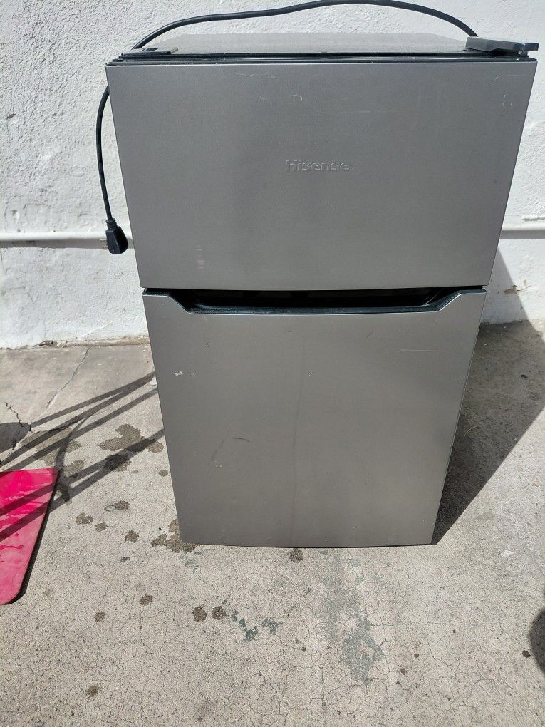 Mini Fridge $100