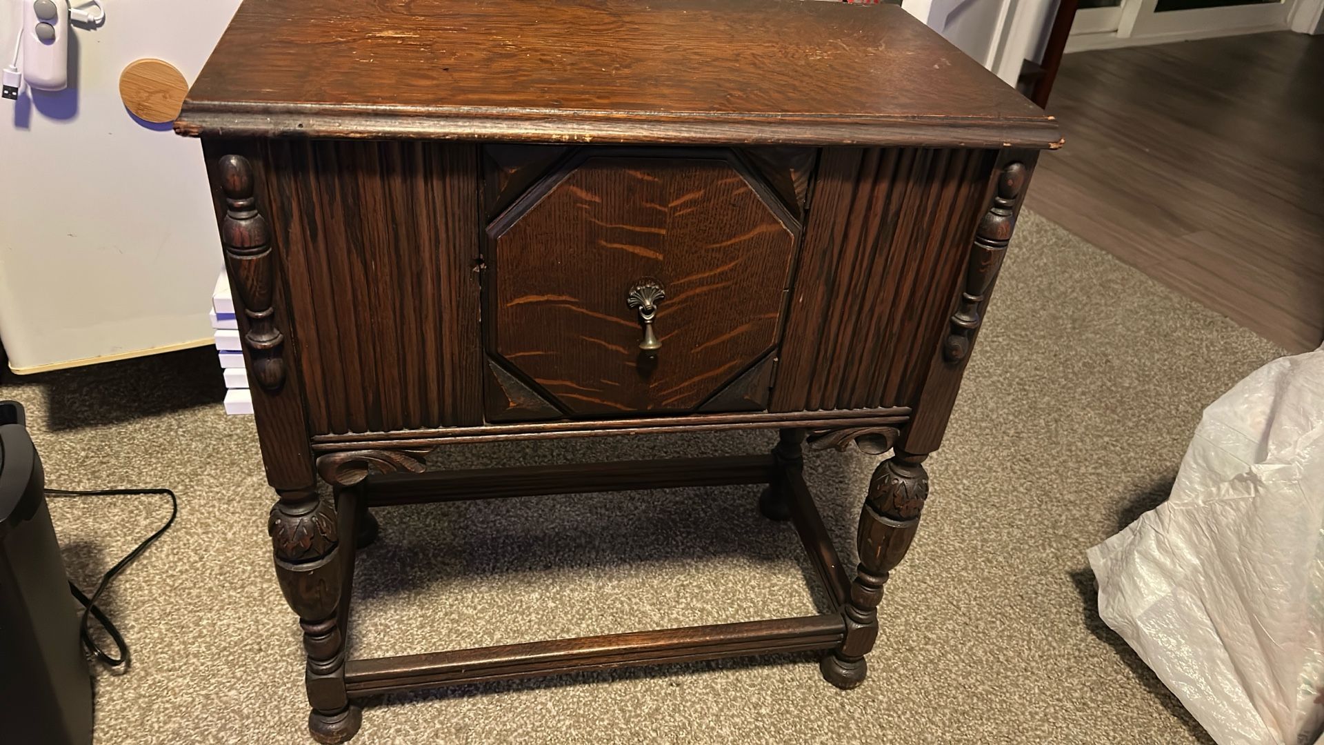 ANTIQUE COPPER LINED HUMIDOR STAND WITH BEAUTIFUL CARVED WOOD DETAILS