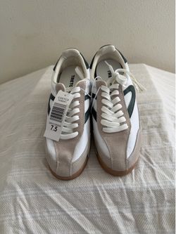 32 Degrees women’s retro sneake