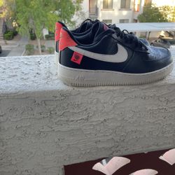 Nike Air Force 1 Black Size 9.5