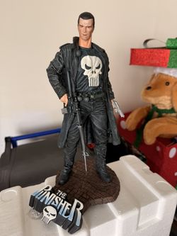 Neca Punisher Statue  ( NEW ) 
