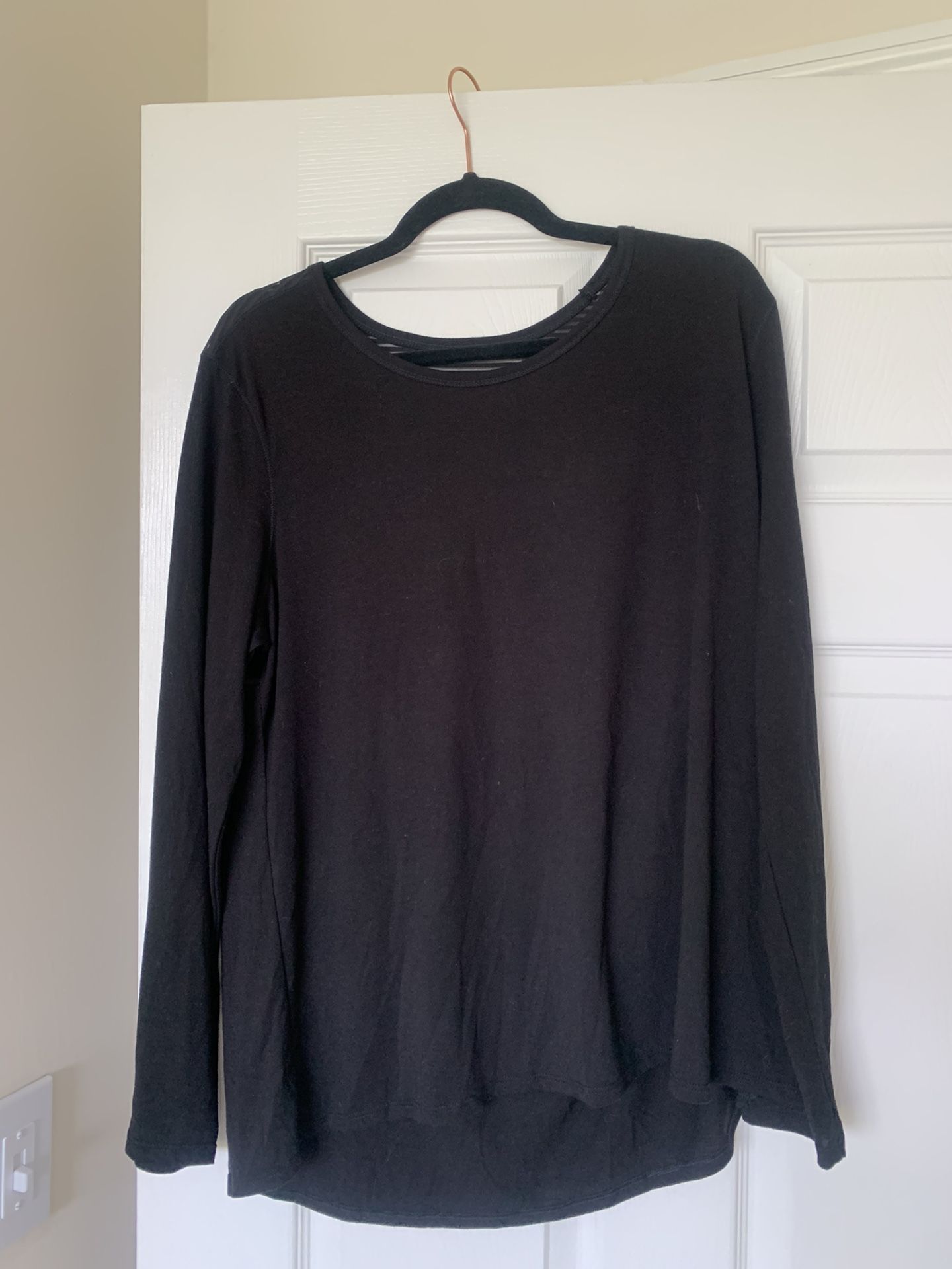 Long-sleeve light-weight shirt