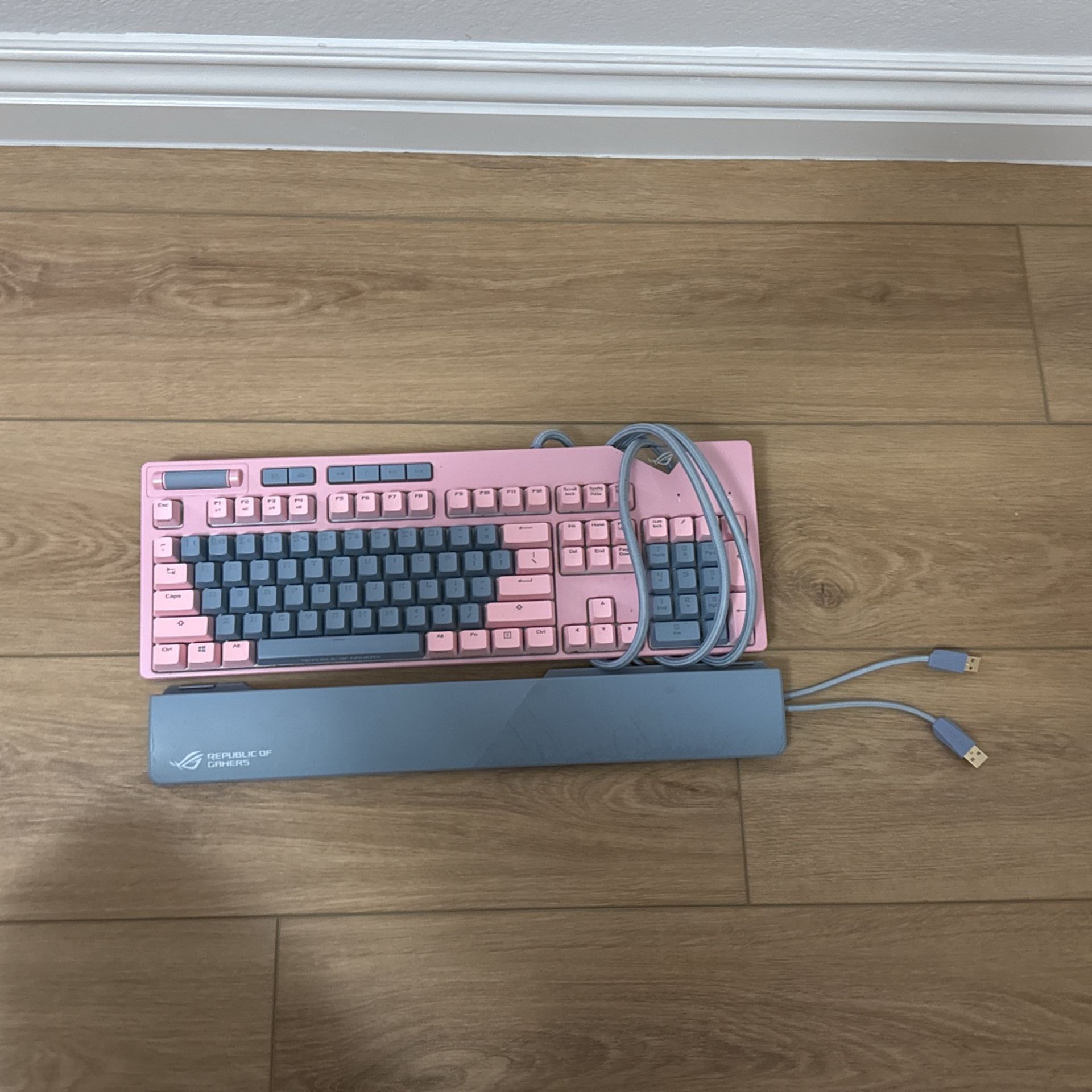 ASUS ROG Strix Flare PNK LTD Gaming Keyboard