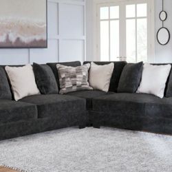 Lavernett Charcoal Sectional Set

