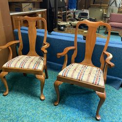 2 Beautiful Chairs Solid Wood Excellent Condition 