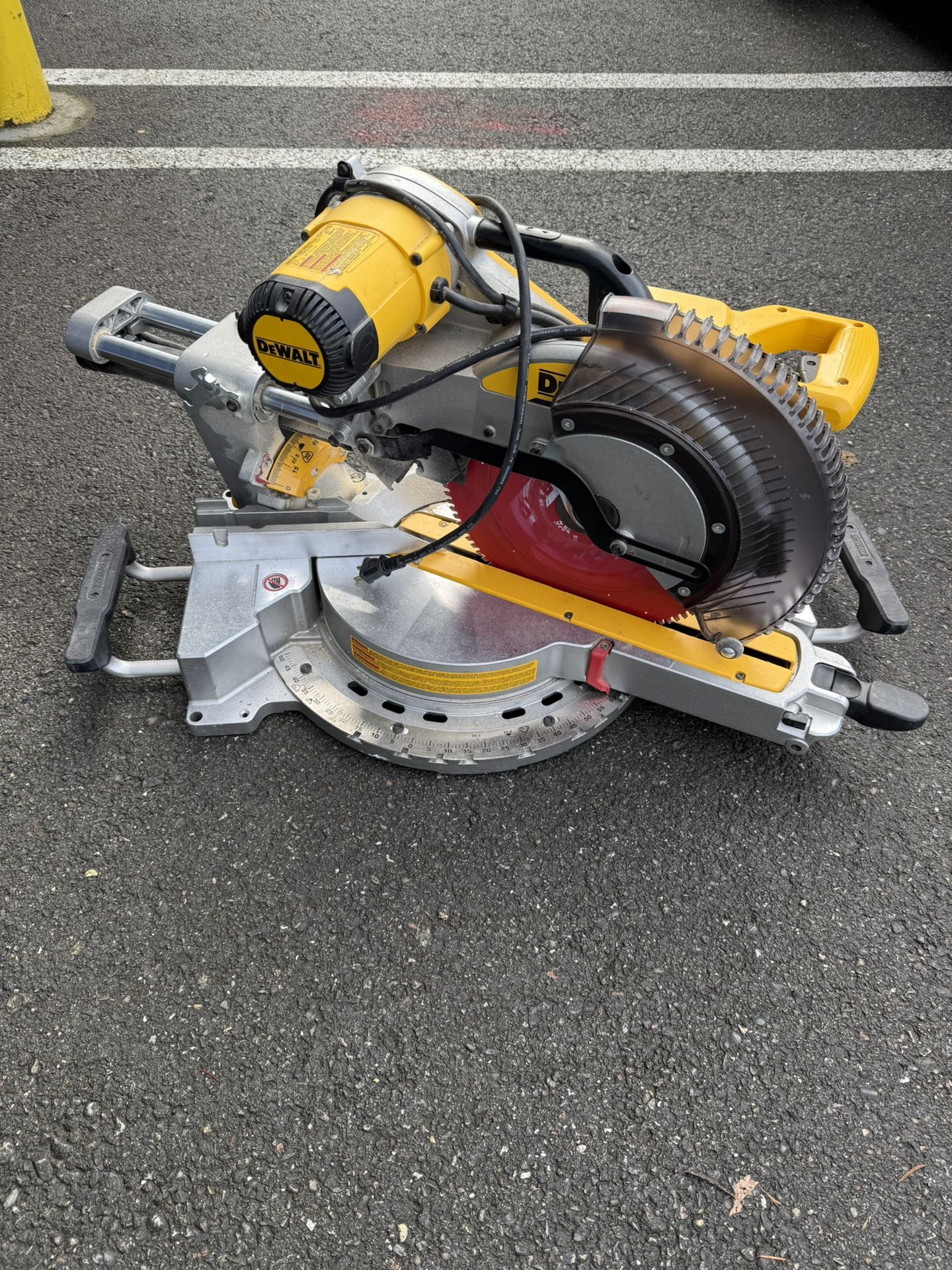 Dewalt 15amp Corded Chip Saw