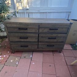 6 Drawers Dresser  