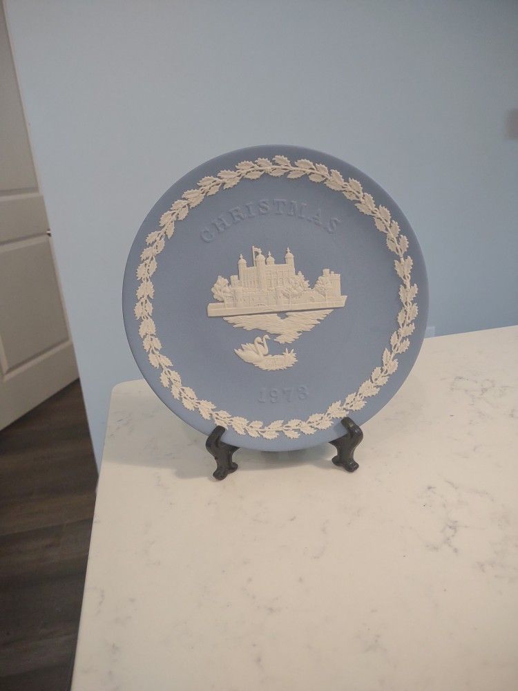 Christmas 1973 Wedgewood Blue And White