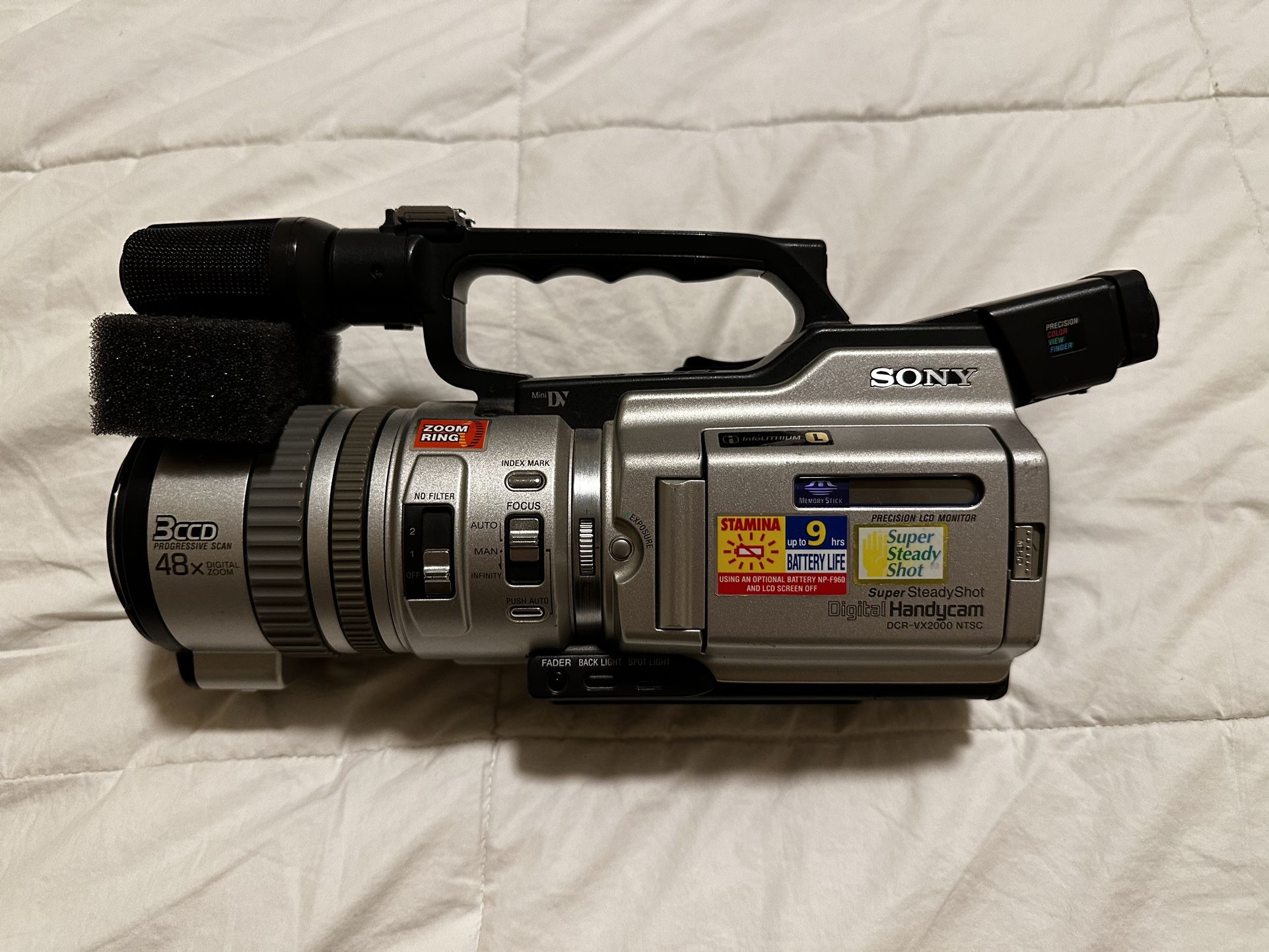 SONY DCR-VX2000