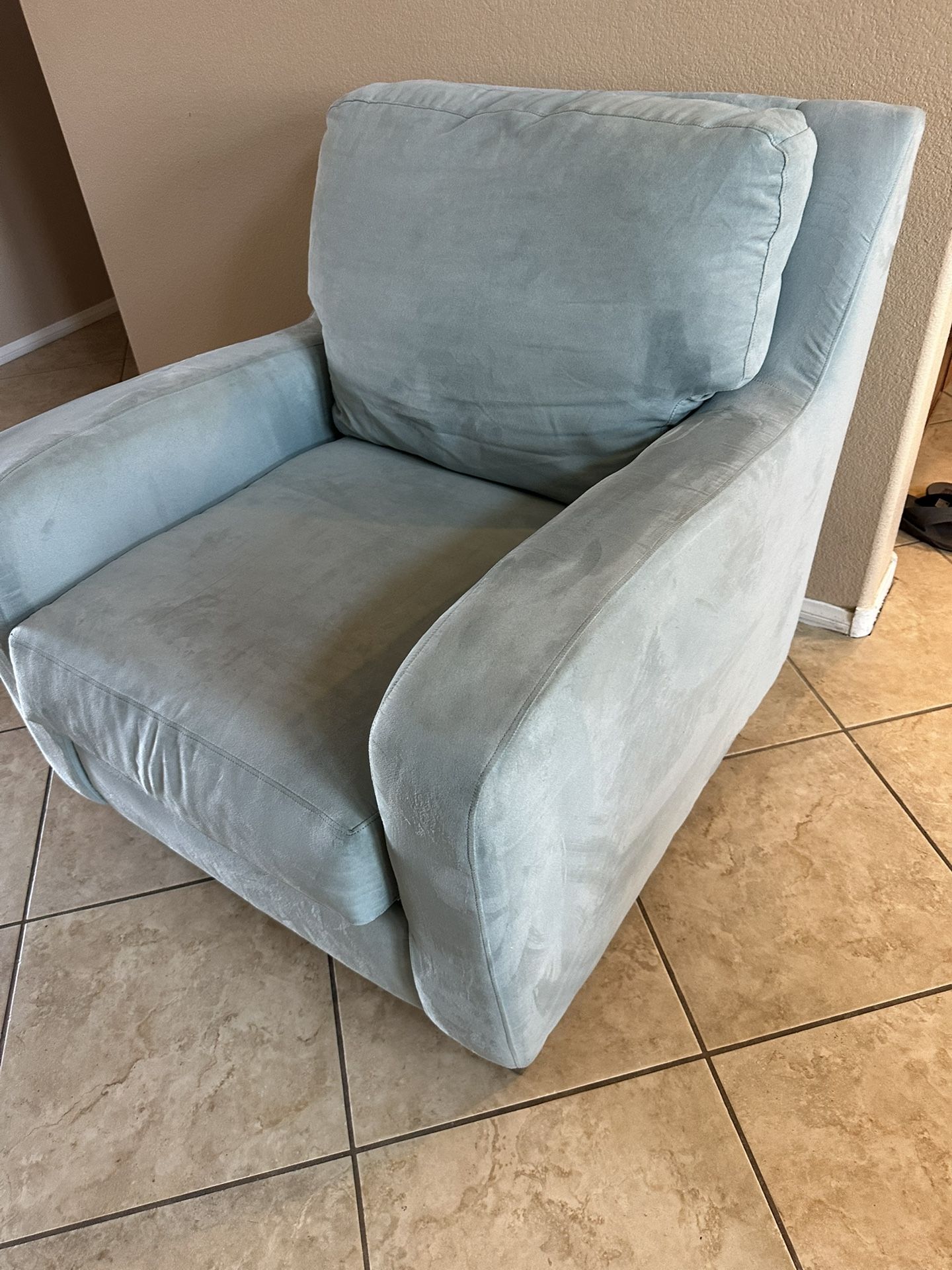 Light blue/aqua chair/furniture/bedroom/living room chair