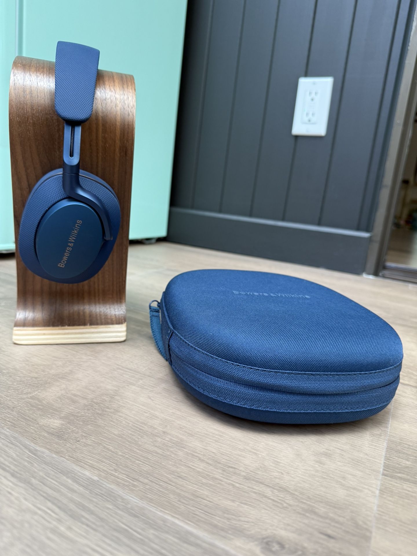 Bowers & Wilkins PX7 S2 Over-Ear Headphones – Blue – Excellent Condition
