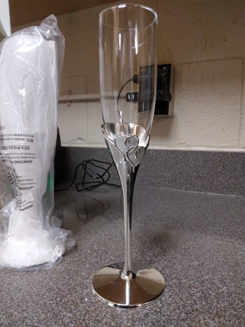 LENOX TRUE LOVE CHAMPAGNE TOASTING FLUTE
