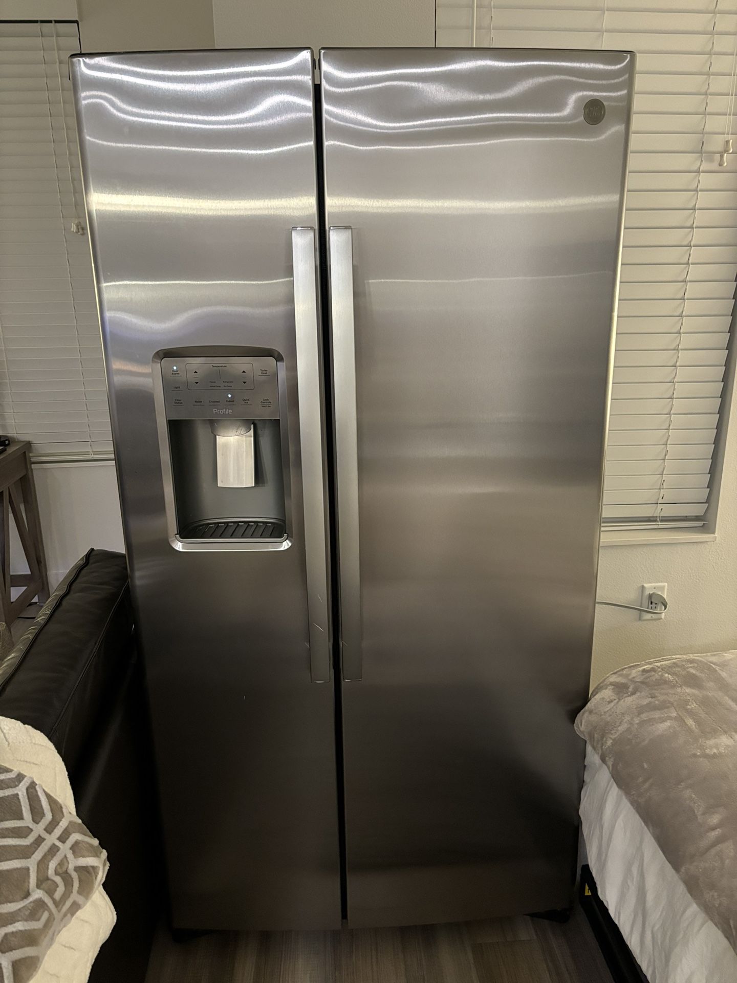 GE Refrigerator 