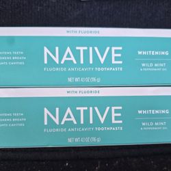 2 Native Toothpaste Made from Naturally-Derived Cleaners and Simple Ingredients That Safely Whitens