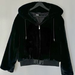 ZARA Women’s Black Faux Fur Hooded Bomber Jacket Zip Up Size S
