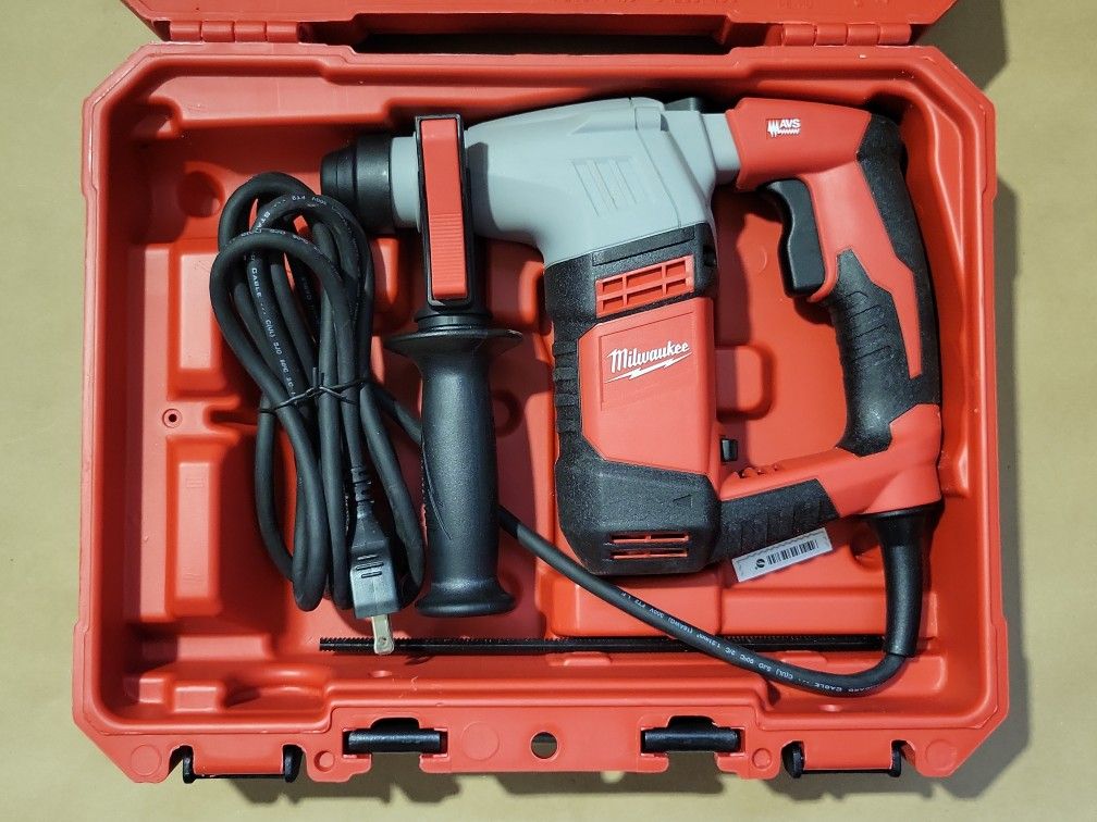 Milwaukee 5263-21 5/8 in. SDS Plus Rotary Hammer Kit
