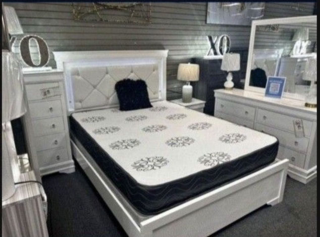Brand New 5pc Bedroom Set $1100