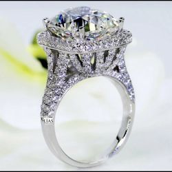 New 18k White Gold Engagement Ring 