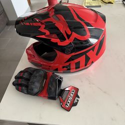 XL FOX Helmet with Gloves