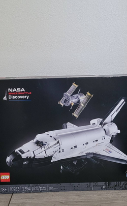 LEGO Icons NASA Space Shuttle Discovery (10283)