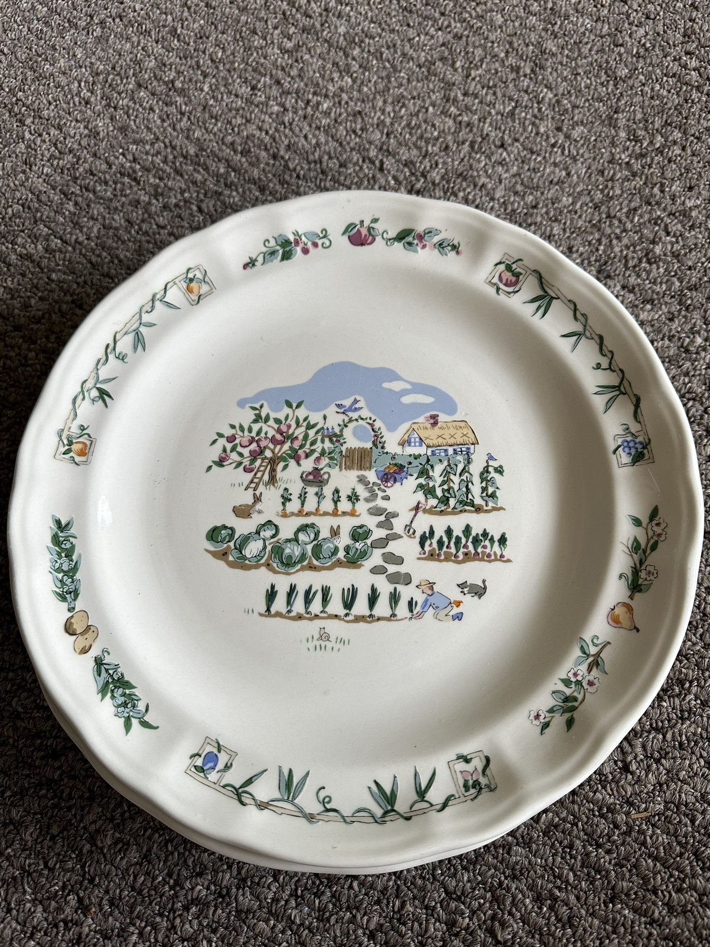 4 Big Service Dishes